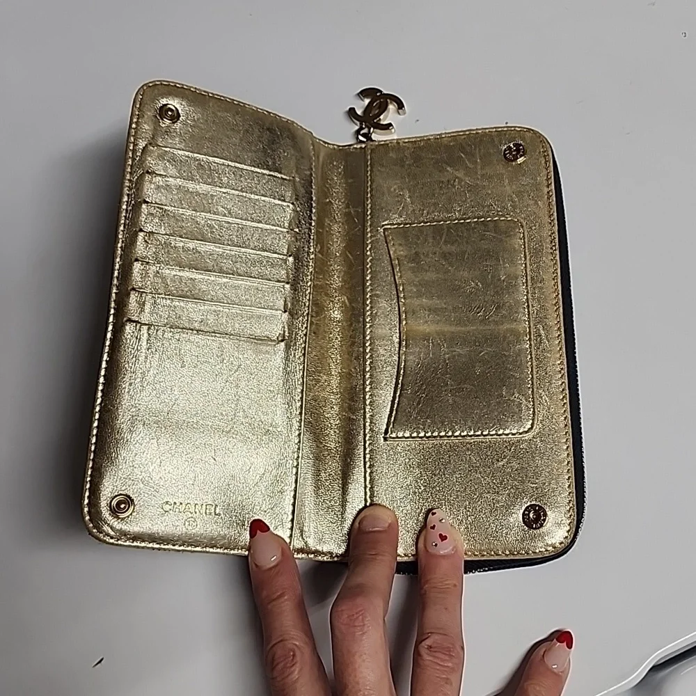 CHANEL Vintage Zip around Denim wallet - Picture 8 of 16